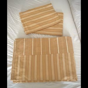 Williams-Sonoma Chambers queen duvet set